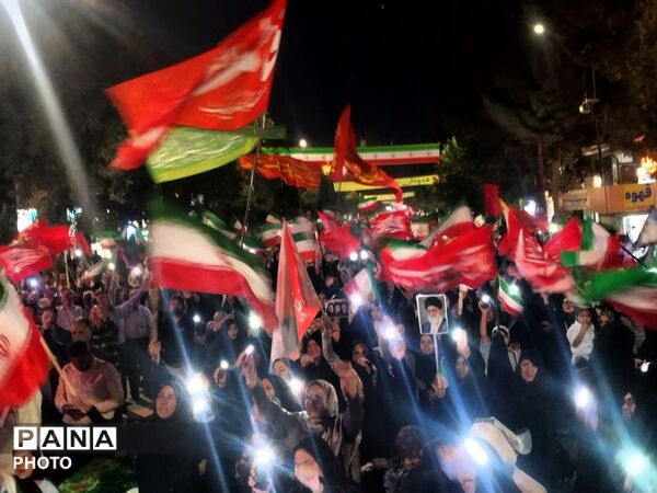 اجتماع شبانه در دویست‌ودهمین شب شهادت قائد امت اسلام همزمان با هفته دفاع مقدس