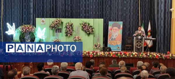 تجلیل از معلمان و معلمان پیشکسوت در بافق