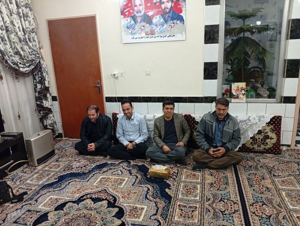 تکریم و بزرگداشت مادر و همسر شهید نورانی توسط کادر دبیرستان میثاق