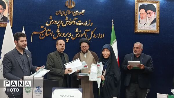 نشست صمیمی خبرنگاران پانا با مدیرکل آموزش و پرورش قم