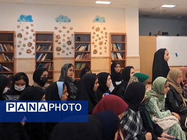 دورهمی ادبی نوجوانان با حضور « افسانه شعبان نژاد » در قم