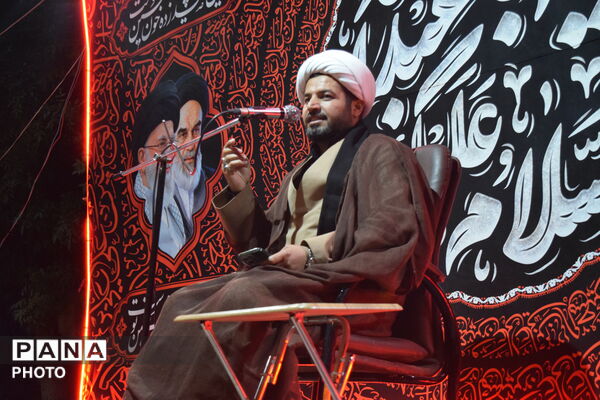 فارسان سیاه‌پوش محرم شد