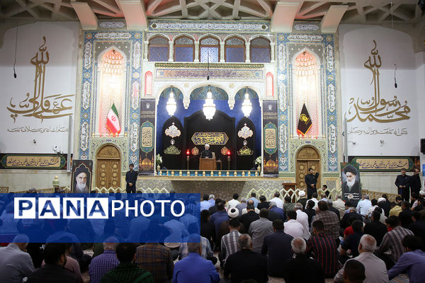 اجتماع لبیک یا حسین(ع) و گرامیداشت شهدای 15 خرداد در حرم حضرت معصومه(س)