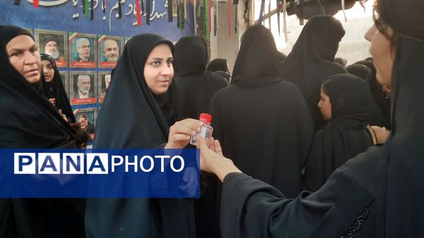 مشارکت نوجوانان عاشورایی در مراسم جاماندگان اربعین حسینی