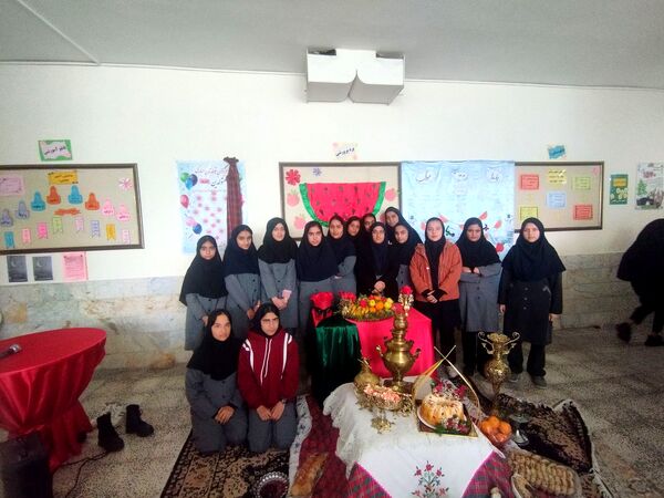 جشن یلدا در دبیرستان رفعت 