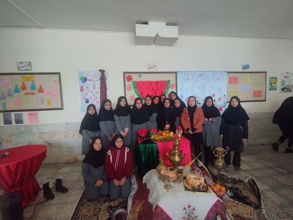 جشن یلدا در دبیرستان رفعت 