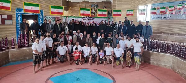نواختن زنگ زورخانه ای و پهلوانی در شهرستان سلسله 