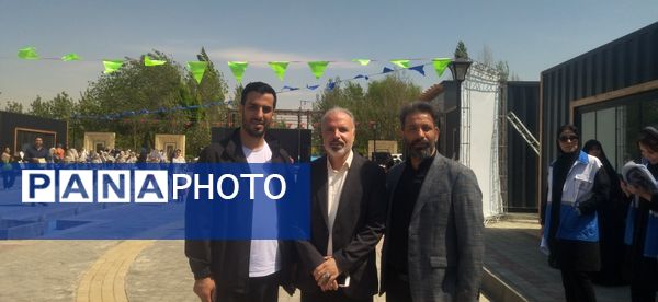 برگزاری جشن فرفره‌ها به مناسبت روز زمین پاک در شهرستان فردیس 