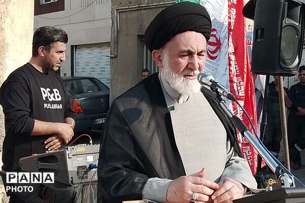 مراسم یادبود آموزگار دبستان نیلوفر رفیعی ناحیه دو شهرری با حضور پیشتازان سازمان دانش‌آموزی 