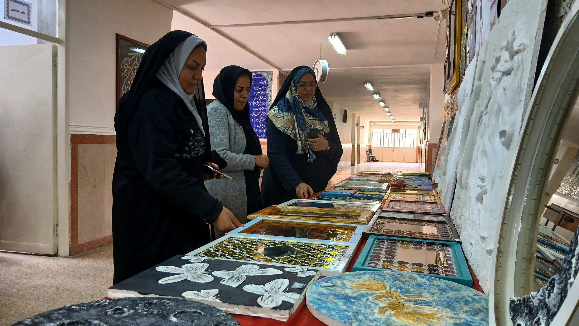 نمایشگاه مشاغل و فعالیت‌های مهارتی هنرستان فلق نظرآباد