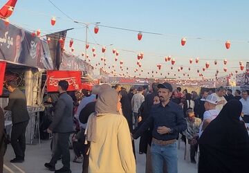 گفت‌وگو با مسئولان در حاشیه اسکان زائران