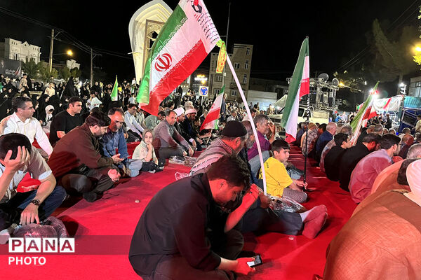 اقامه نماز استغاثه به امام زمان (ع) در میدان امام خمینی (ره )جاجرم