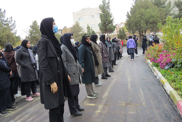برگزاری مانور زلزله در هنرستان محمودیه شهرستان بجنورد 