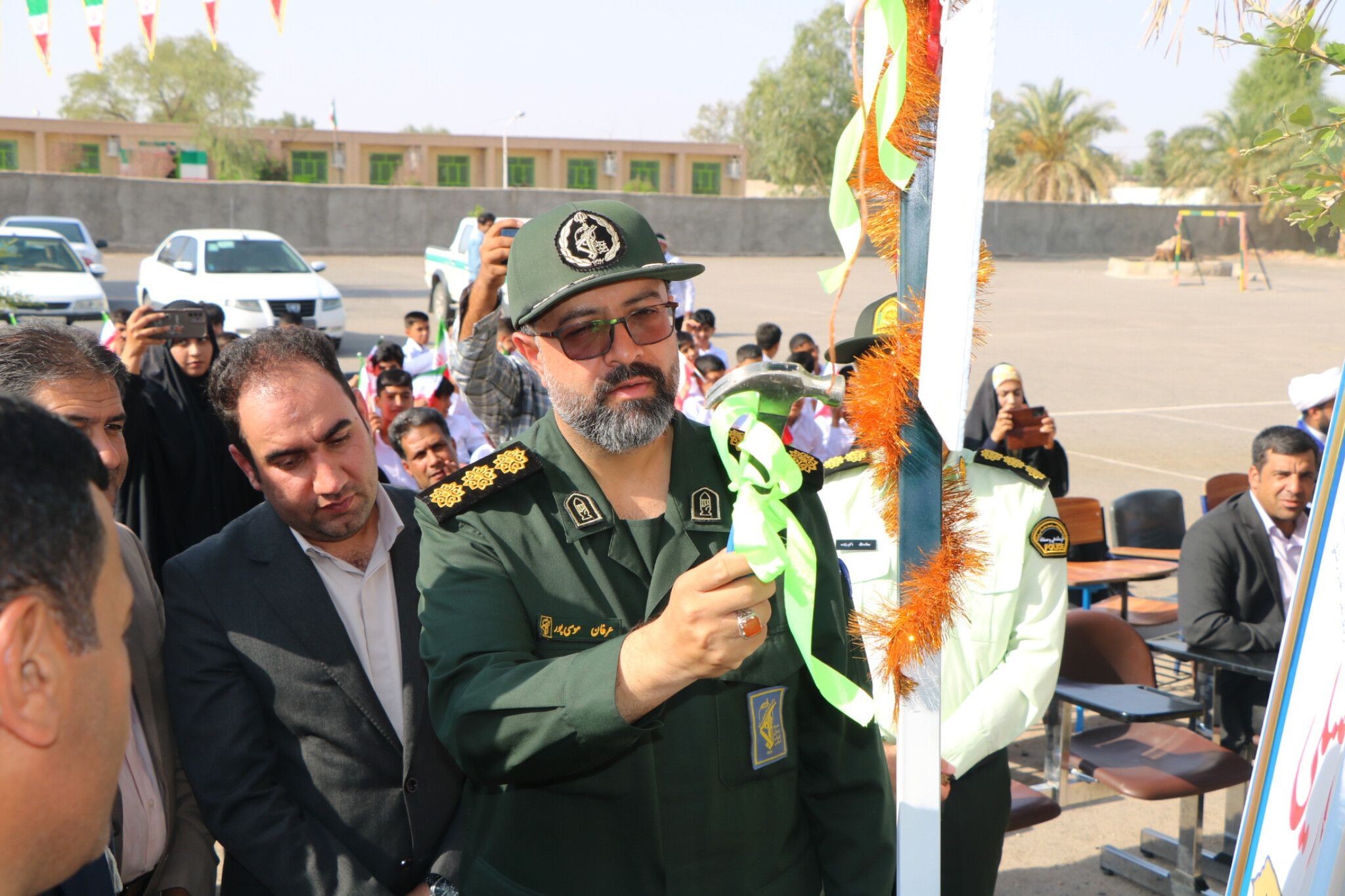 زنگ ایثار و مقاومت در مدارس ریگان 