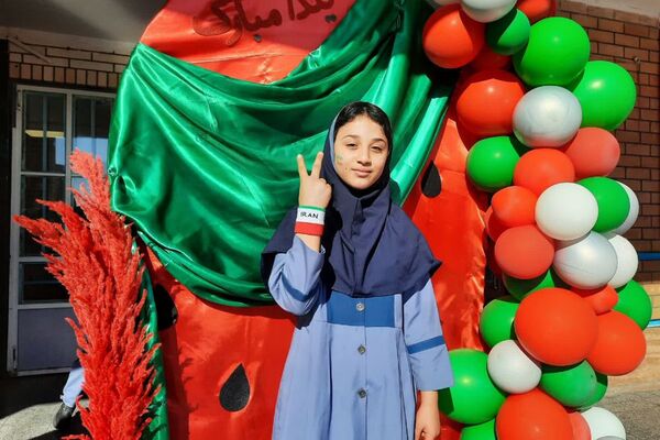 برگزاری مراسم جشن یلدا در مدرسه مهرآیین و مدرسه مریم بهارستان۲