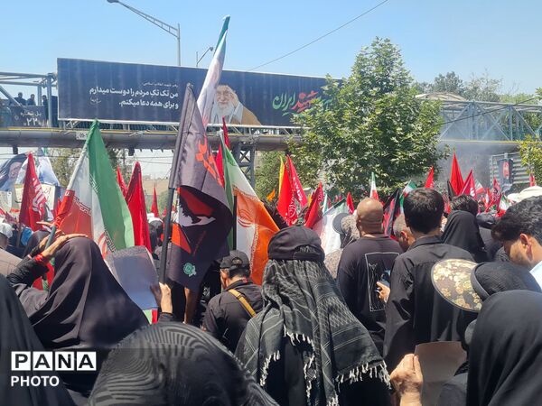 قاب هایی از لحظات وداع با آقای شهید