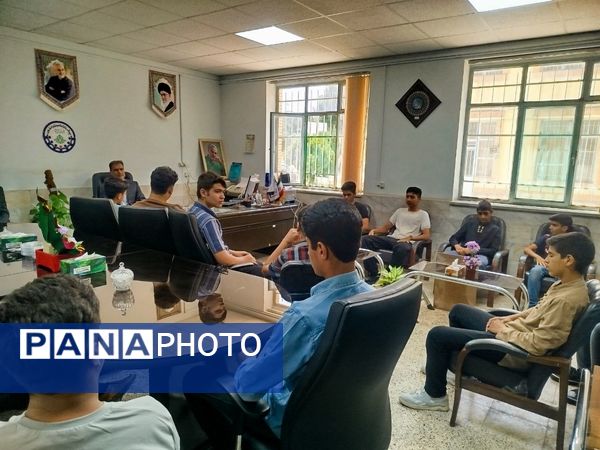 دیدار روسای انجمن اسلامی مدارس شهرستان کاشمر با معاون پرورشی و تربیت بدنی کاشمر