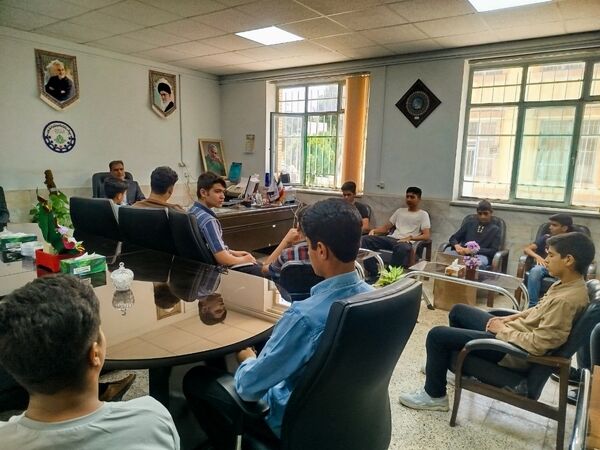 دیدار روسای انجمن اسلامی مدارس شهرستان کاشمر با معاون پرورشی و تربیت بدنی کاشمر