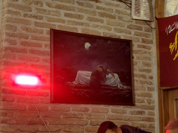 فعالیت چایخانه حضرت زهرا(س) نیشابور در هوای سرد زمستانی 