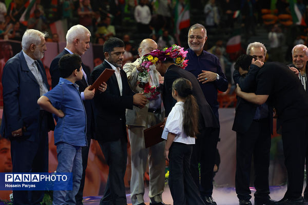 جشن قهرمانی تیم‌های ملی کشتی آزاد و فرنگی ایران