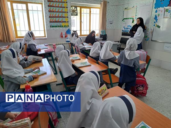 بازدید تیم کارشناسی اداره‌کل آموزش و پرورش استان یزد از واحدهای آموزشی خاتم 