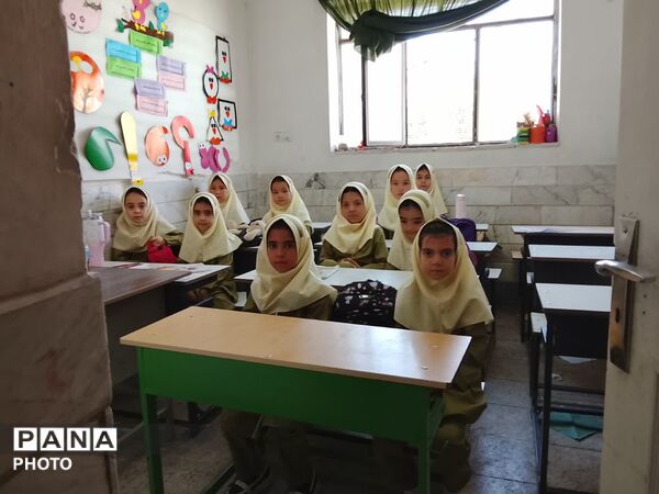 کلاس های جبرانی تابستانه دبستان حضرت زینب (س) شهر جعفریه 