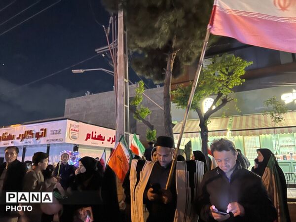حضور باشکوه مردم کرج در چهل و یکمین شب اجتماعات مردمی