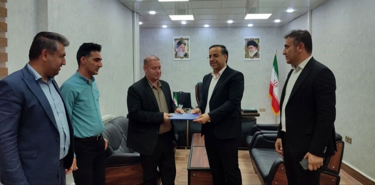 تجلیل فرماندار معمولان از شهردار این شهرستان