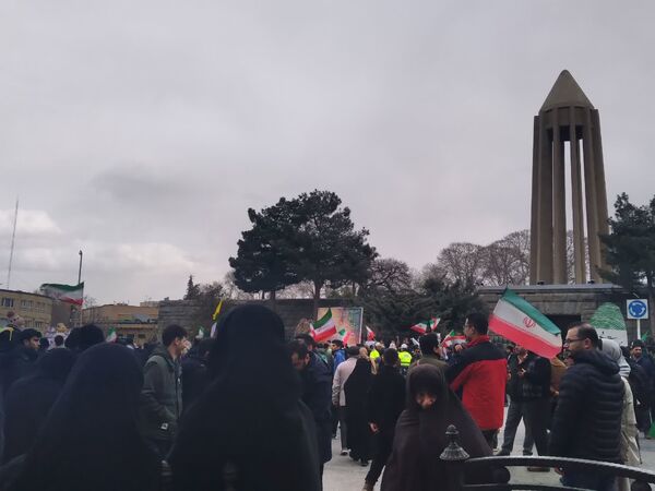 شکوه همدلی در روز پیروزی