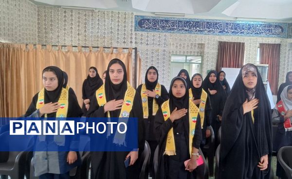 تجلیل از دانش‌آموز خبرنگاران پانا در لردگان