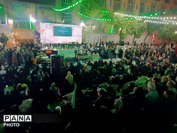 چهلم رهبر شهیدمان و کودکان میناب در میدان بازار دوم نازى آباد