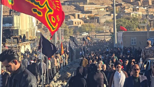استقبال باشکوه مردم شهرستان بهاباد از شهید گمنام
