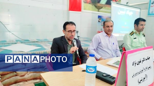 دانش‌آموزان در تریبون آزاد، نقدهای خود را به مسئولان مطرح کردند