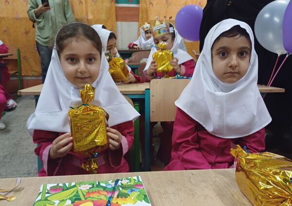 جشن شکوفه‌ها در خشکبیجار 