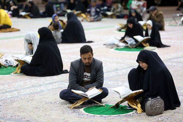 آیین ترتیل خوانی خانوادگی در حرم حضرت معصومه(س)