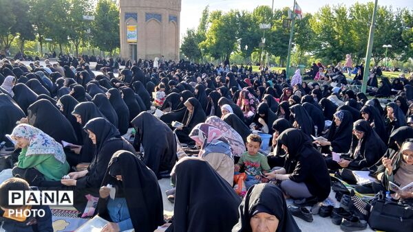 دعای پرفیض عرفه در تویسرکان