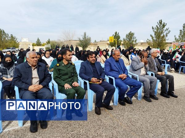 جشن مدرسه‌ای «ایرانمون» در مدرسه شهدای میانشهر