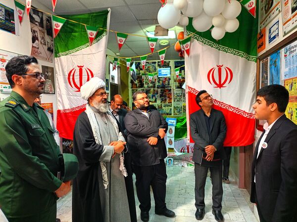 نمایشگاه «مدرسه انقلاب» دبیرستان میثاق