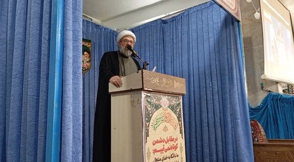 نماز جمعه‌ای که در آن شعار «مرگ بر آمریکا» طنین‌انداز شد