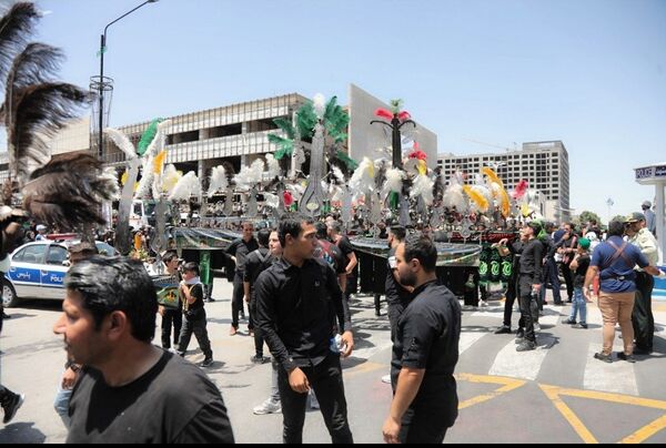 ظهر تاسوعا در جوار حرم مطهر رضوی