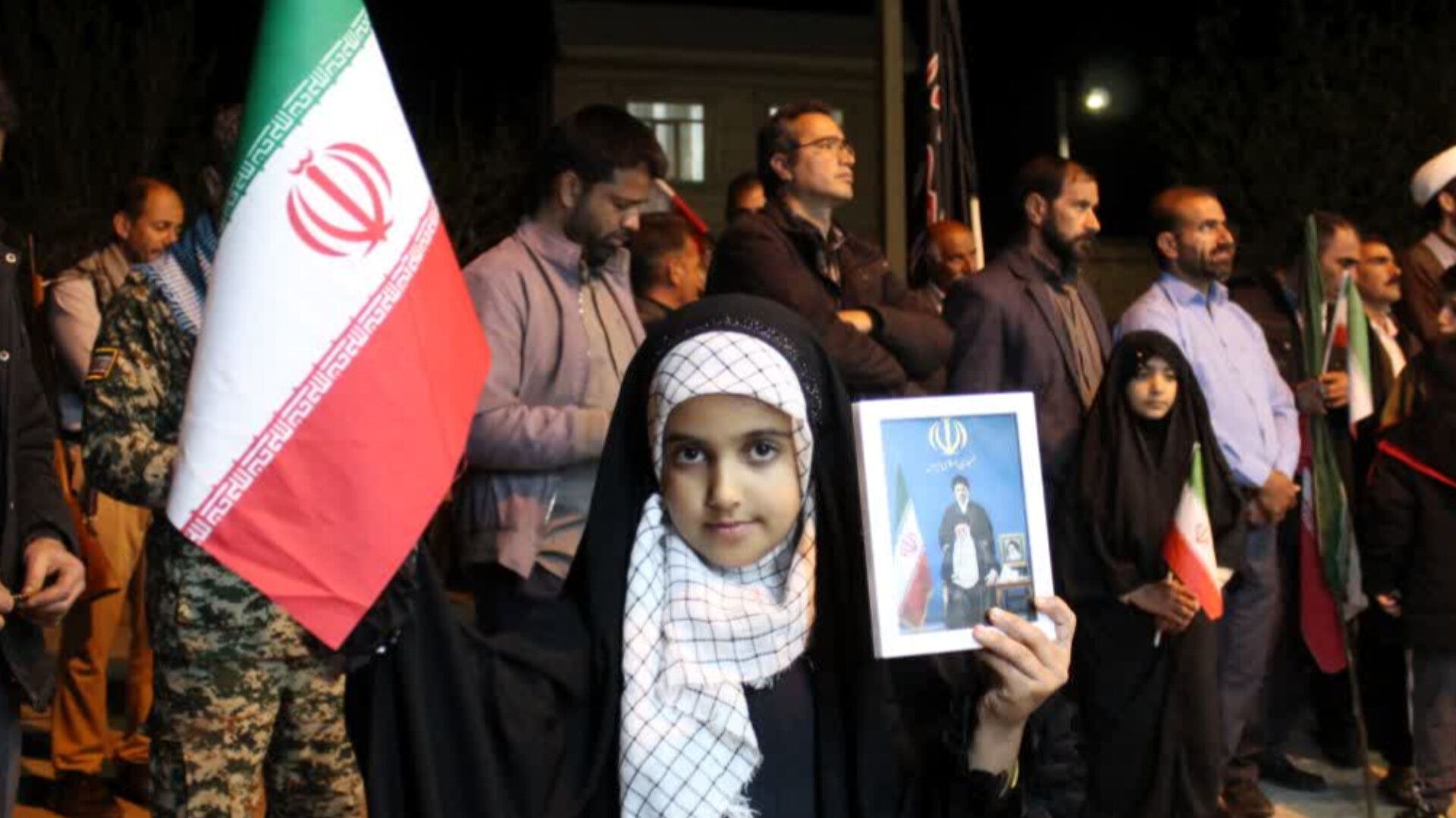  شصت و چهارمین راهپیمایی‌های شبانه با حضور مدیر کل آموزش و پرورش لرستان در منطقه بیرانوند 