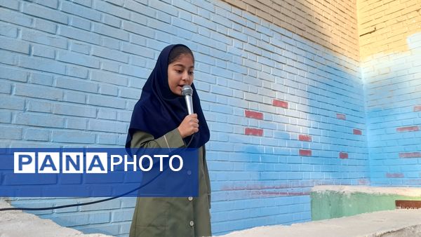 مراسم صبحگاهی در دبیرستان دخترانه عصمت اسلامشهر