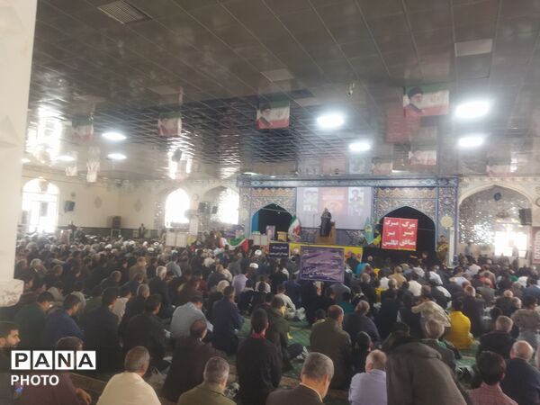نماز عبادی سیاسی جمعه در امامزاده سید حمزه کاشمر 