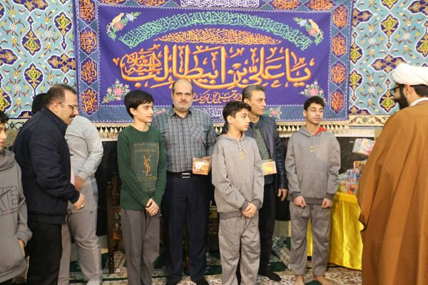 اعتکاف دانش‌آموزی در مسجد زینب کبری (س) تهران