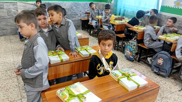 آغاز سال تحصیلی با جشن شکوفه‌ها در دبستان دکتر علی شریعتی 
