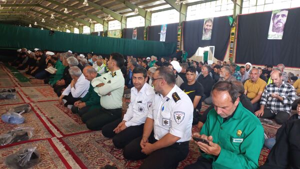 حضور زائران پیاده در جاده غدیر مشهد به نیشابور