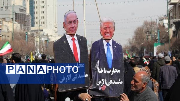 حضور پرشور مردم مشهد در راهپیمایی ۲۲بهمن 