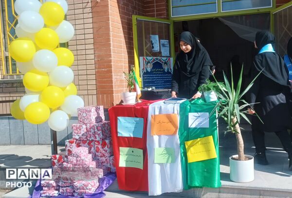 جشن ستارگان در دبیرستان نیایش شهرستان باخرز