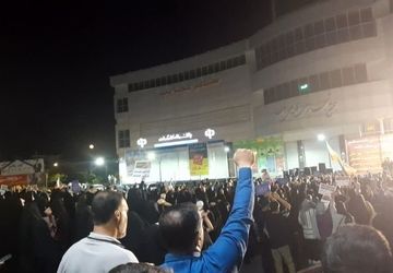 خروش مردم ولایتمدار شهرستان بروجرد در محکومیت تجاوز رژیم صهیونیستی به خاک جمهوری اسلامی ایران 