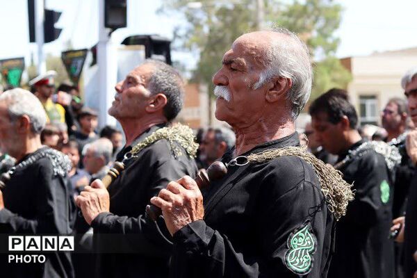 آیین زنجیرزنی هشتم محرم در ابرکوه